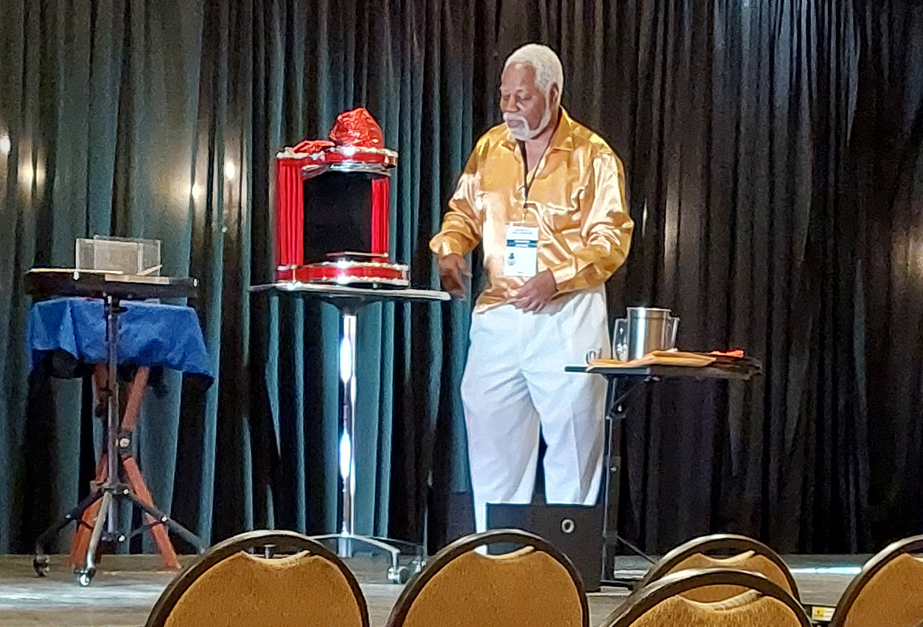 04 Chris Capehart preshow 6X4.jpg